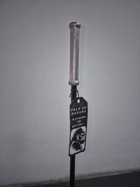 Pala de basura metalica