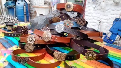 Vendo cinturón de cuero hombre mujer .rastras etc