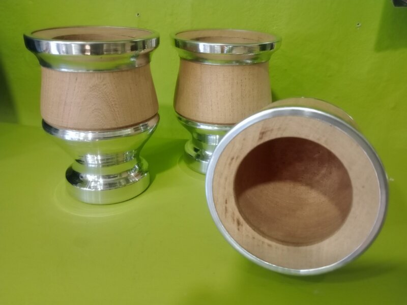 Mates de algarrobo copita