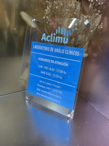 Carteles de acrilico personalizado