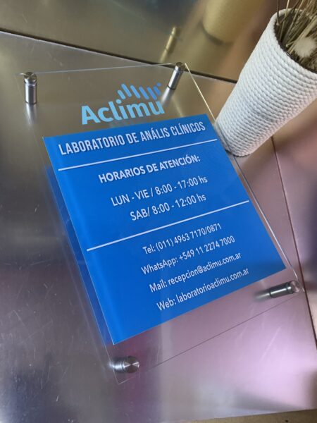 Carteles de acrilico personalizado