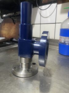 Válvulas , visores , trabajos de tornería
