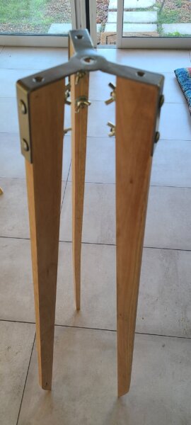 Lamparas de Pie , maderas semiduras.