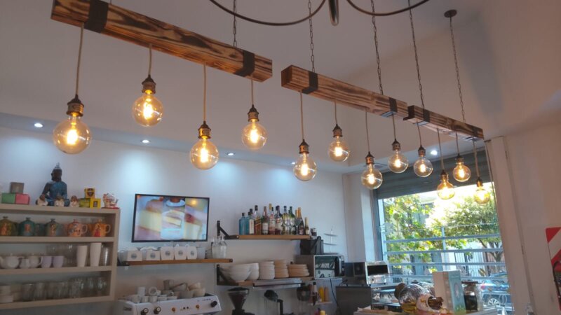 Lampara colgante industrial con madera, Tirante 4x4 de 4 luces
