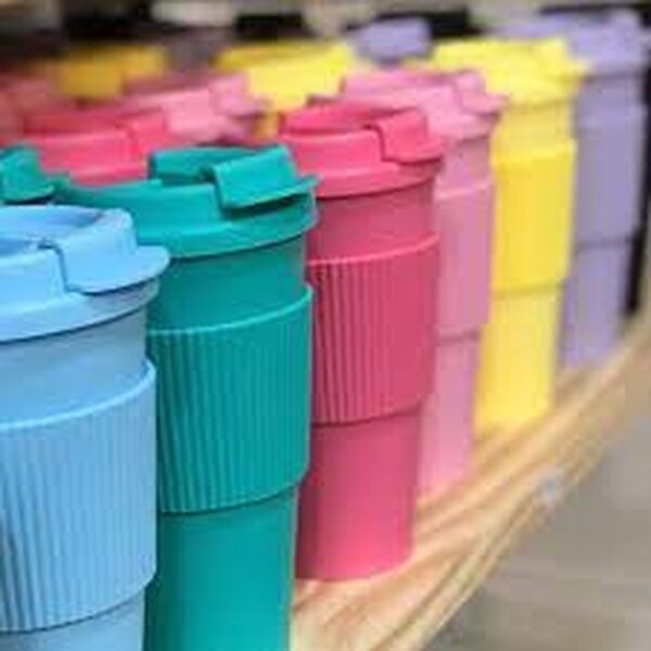 VASO CON BANDA Y TAPA CLICK